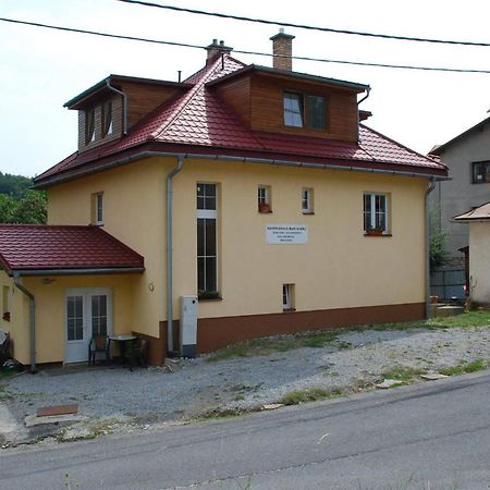 Apartmanovy Dom Králiky Extérieur photo