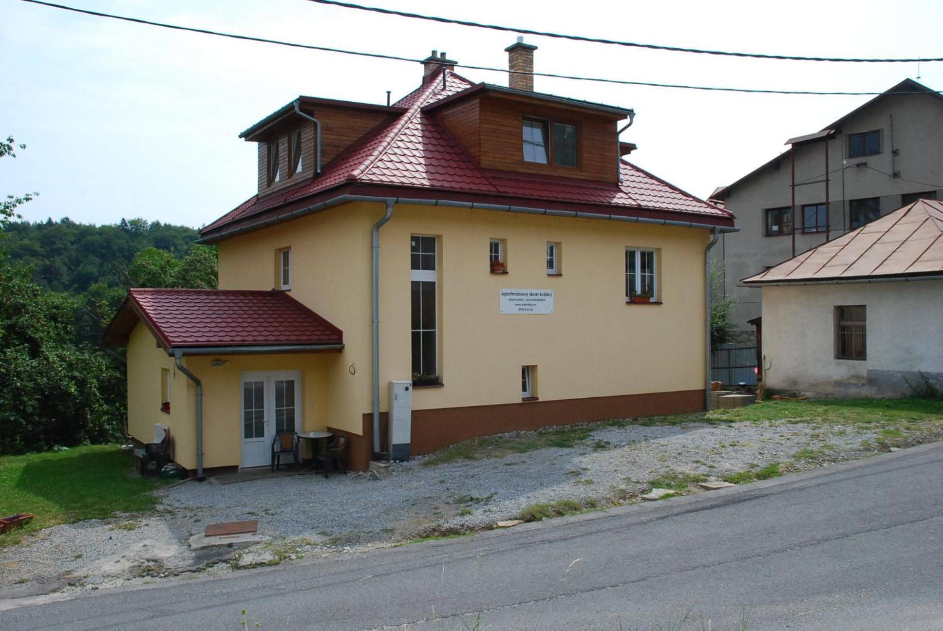 Apartmanovy Dom Králiky Extérieur photo